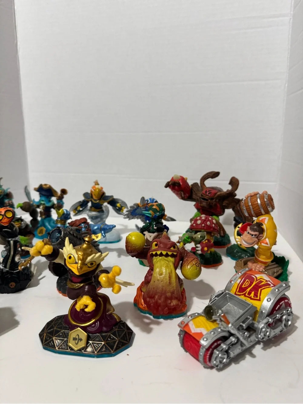 Skylanders 20 Piece Lot Figures Vehicles SuperChargers Trap Team Nintendo